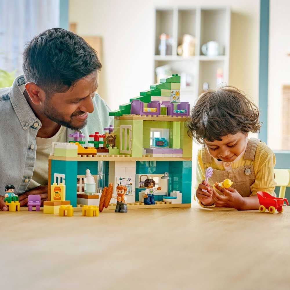 LEGO® DUPLO Modernus šeimos namas 3 viename su figūrėlėmis 10470