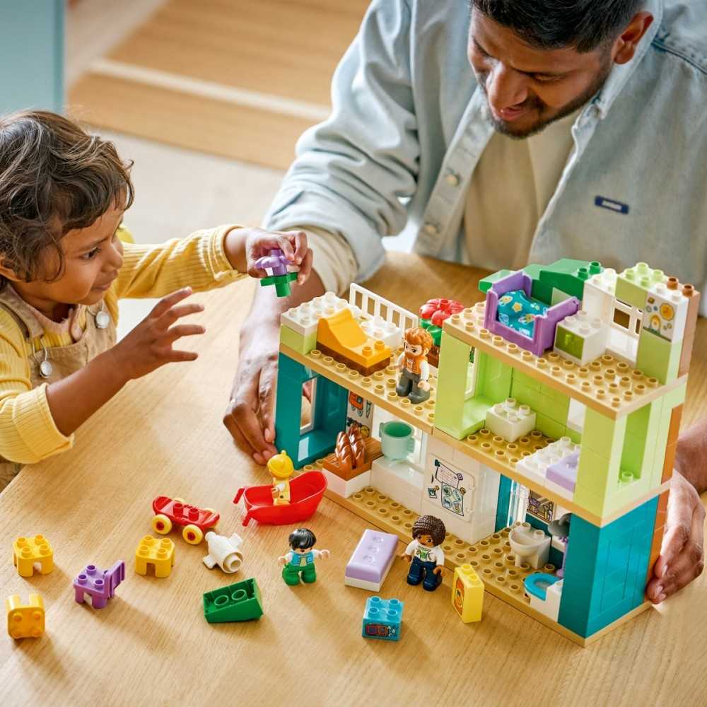LEGO® DUPLO Modernus šeimos namas 3 viename su figūrėlėmis 10470