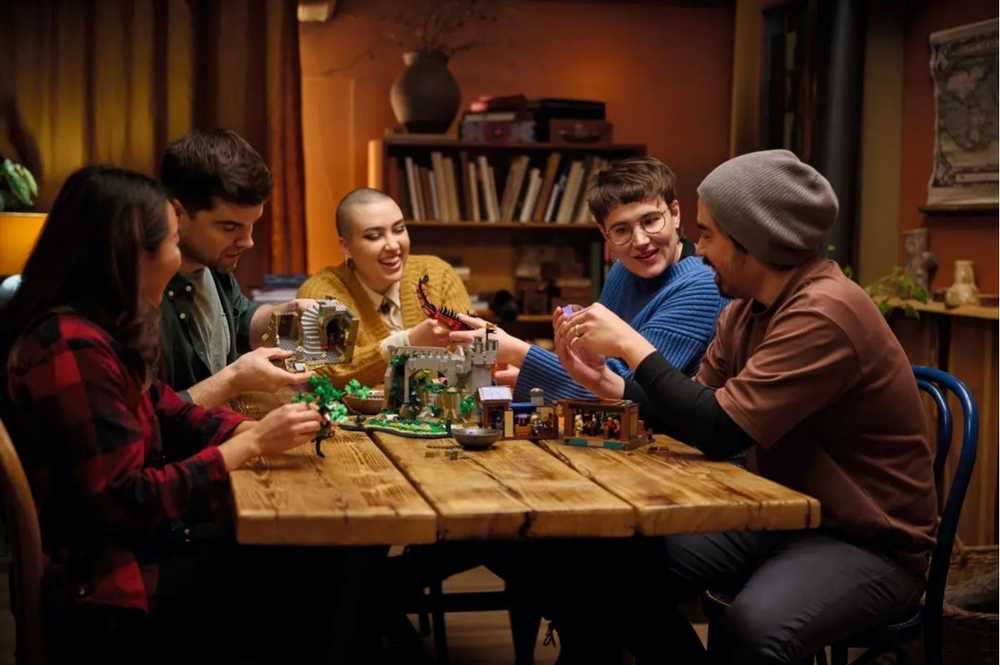 LEGO® Ideas Dungeons & Dragons: raudonojo drakono istorija (21348) 21348