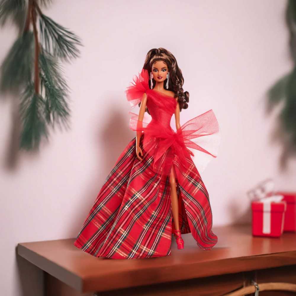 Mattel Lėlė Barbie Signature 2024 Holiday su languota suknele