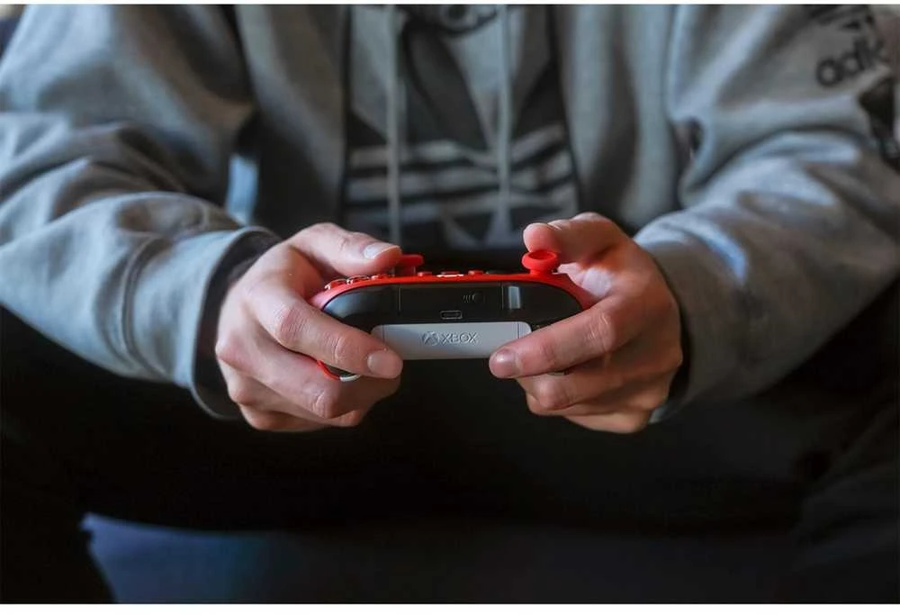 „Microsoft XBOX“ belaidis valdiklis „Raudona Bluetooth“ / USB žaidimų pultas Analoginis / skaitmeninis „XBOX“, „XBOX One“, „XBOX“ serija S, „XBOX“ serija X