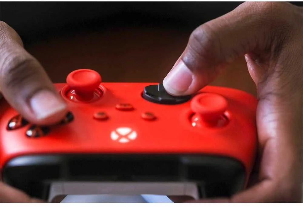 „Microsoft XBOX“ belaidis valdiklis „Raudona Bluetooth“ / USB žaidimų pultas Analoginis / skaitmeninis „XBOX“, „XBOX One“, „XBOX“ serija S, „XBOX“ serija X
