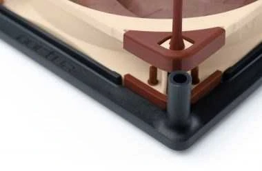 „Noctua NA-SFMA1“ ventiliatoriaus tvirtinimo adapteris nuo 120 iki 140 mm