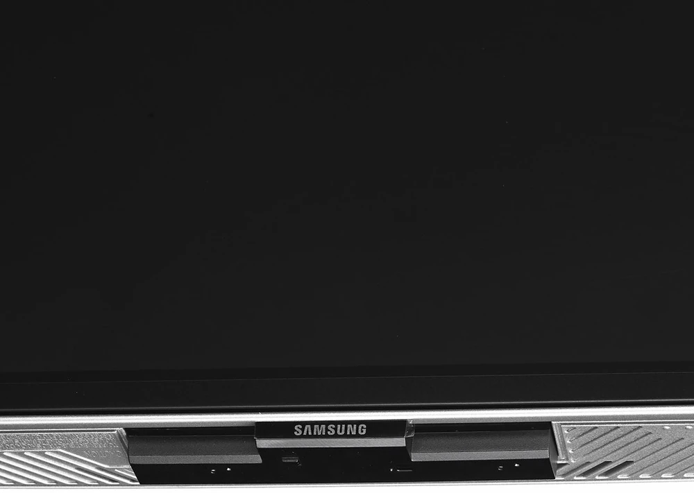 Monitorius Samsung | LS32FG810SUXEN | 32 " | OLED | 4K | 16:9 | 240 Hz | 0.03 ms | 3840 x 2160 pikselių | 260 cd/m² | HDMI jungtys quantity 2 | Sidabrinis