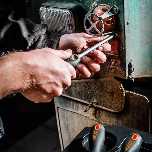 Neo Tools Rinkinys Atsuktuvų ir atsuktuvų antgalių rinkinys, 30 vnt.