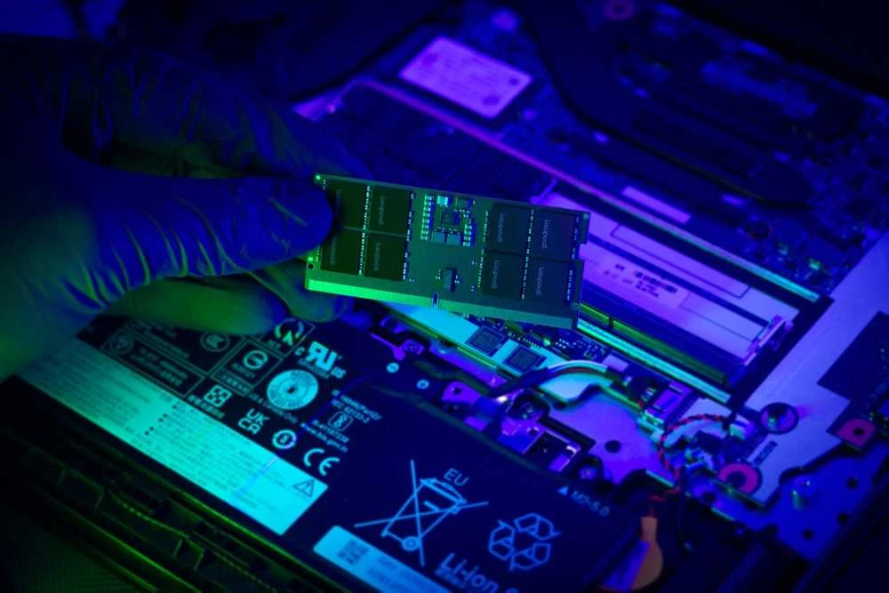 GoodRam DDR5 atmintis montavimo procese