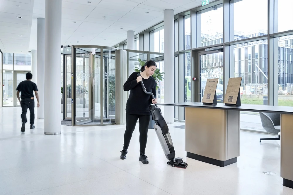 Nilfisk DRYFT V1 EU floor scrubber-drier 145 W 1644 m²/h Walk-behind