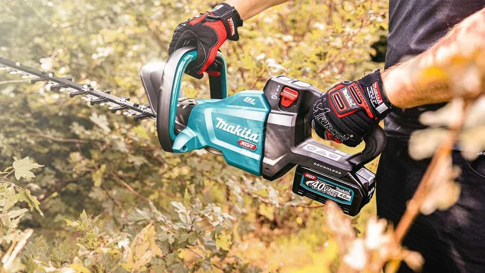 Makita UH005GZ Cordless hedge trimmer, 40Vmax XGT, BL-motor, 750mm, 23,5mm, be akumuliatoriaus ir kroviklio