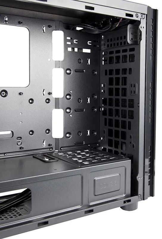 CHIEFTEC Hawk gaming chassis ATX Juodas