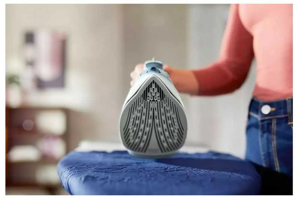 Philips 5000 Series Garų lygintuvas DST5030/20 2400 W galia 45 g/min nenutrūkstamas garas 180 g garo pripūtimas SteamGlide Plus