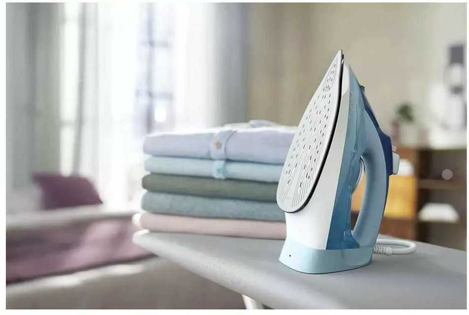 Philips 5000 Series Garų lygintuvas DST5030/20 2400 W galia 45 g/min nenutrūkstamas garas 180 g garo pripūtimas SteamGlide Plus