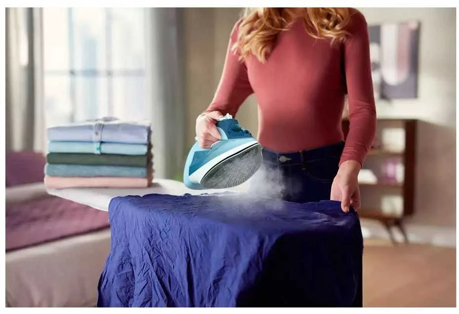 Philips 5000 Series Garų lygintuvas DST5030/20 2400 W galia 45 g/min nenutrūkstamas garas 180 g garo pripūtimas SteamGlide Plus