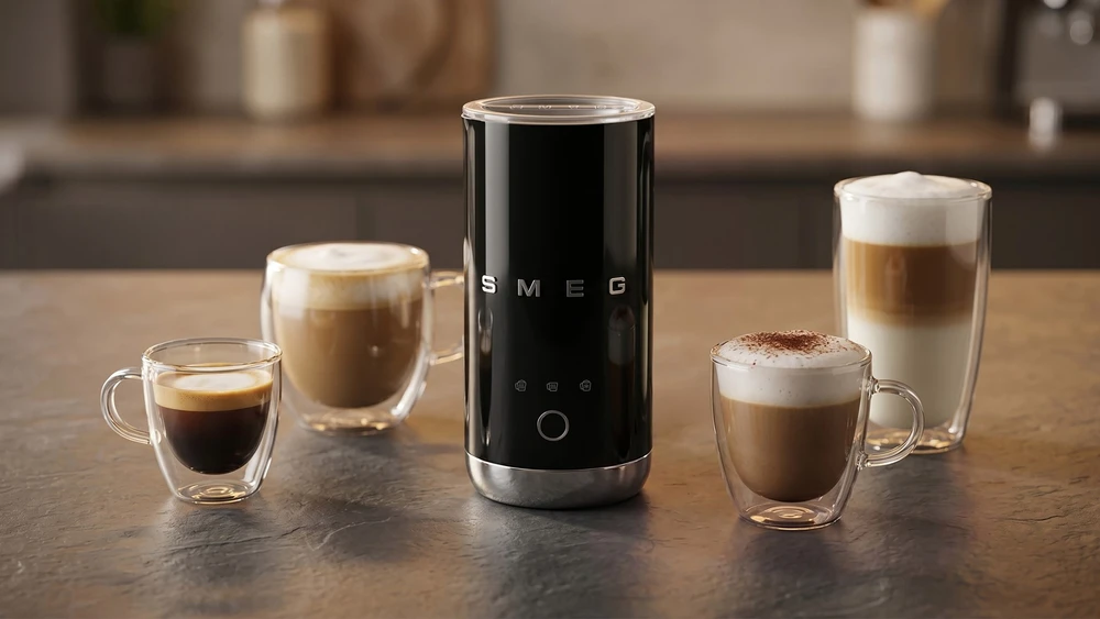 Smeg MFF02BLEU Pieno plakiklis arba šildytuvas Automatinis pieno plakiklis / šildytuvas Juoda