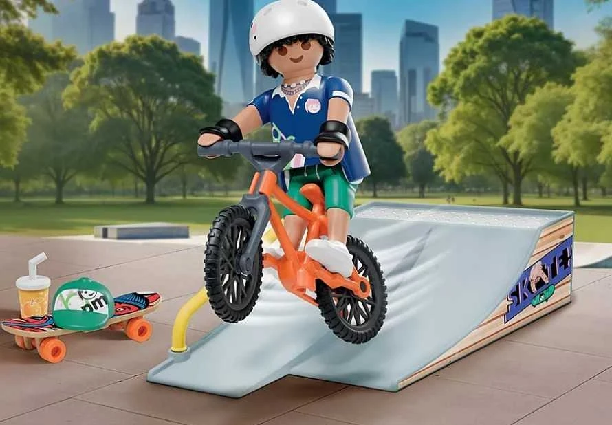 PLAYMOBIL - Mano gyvenimas: Riedlentininkas su rampa (71798)