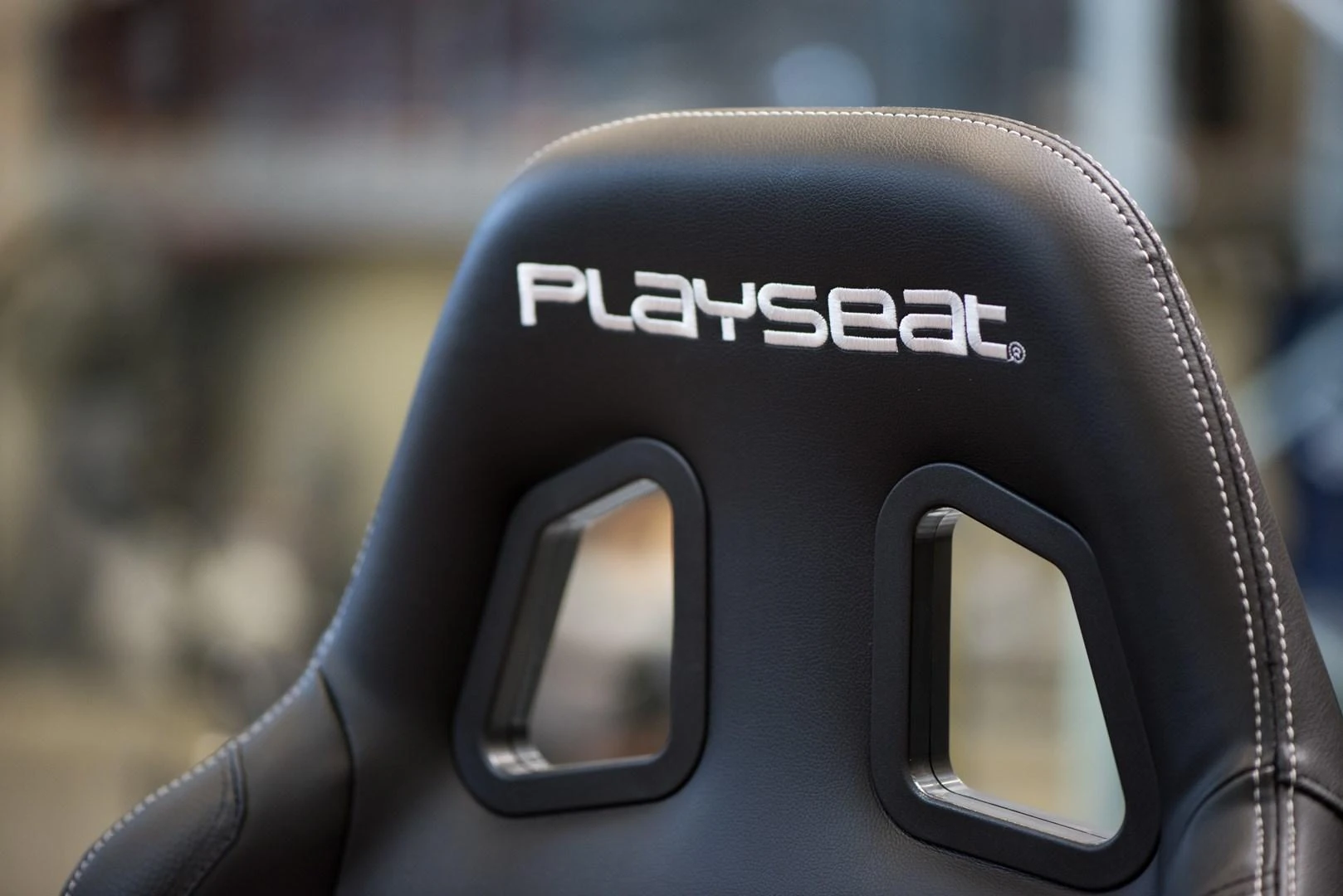 Žaidimų kėdė lenktynėms Playseat Evolution, Juoda