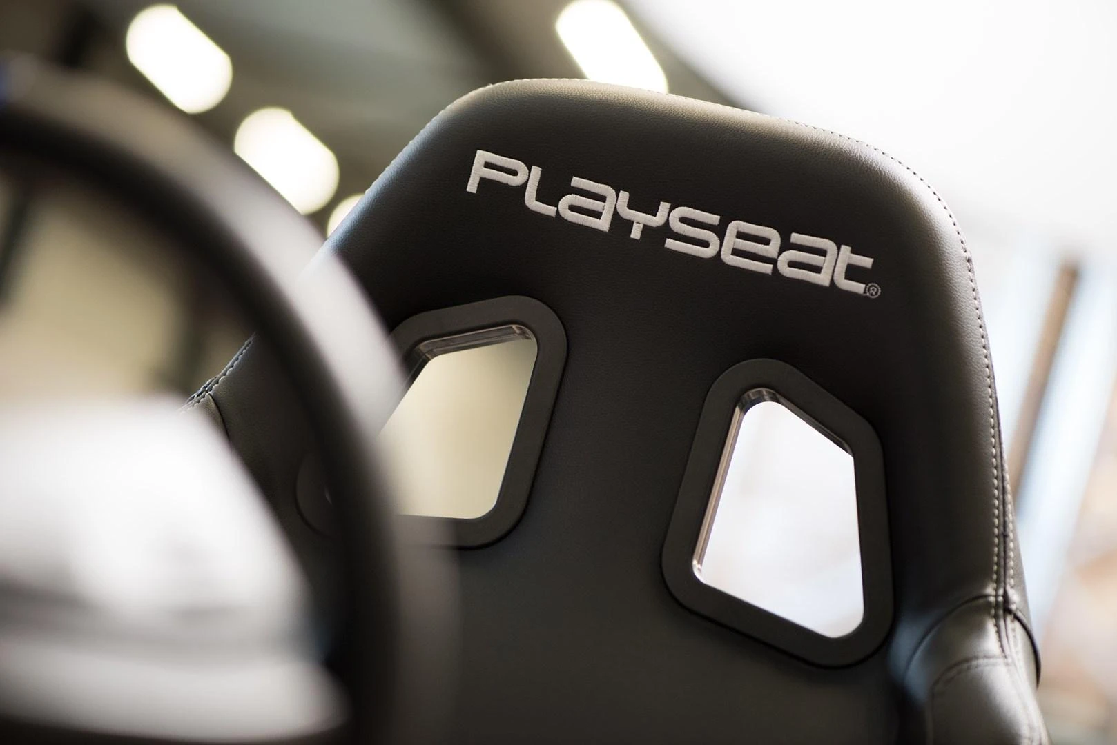 Žaidimų kėdė lenktynėms Playseat Evolution, Juoda