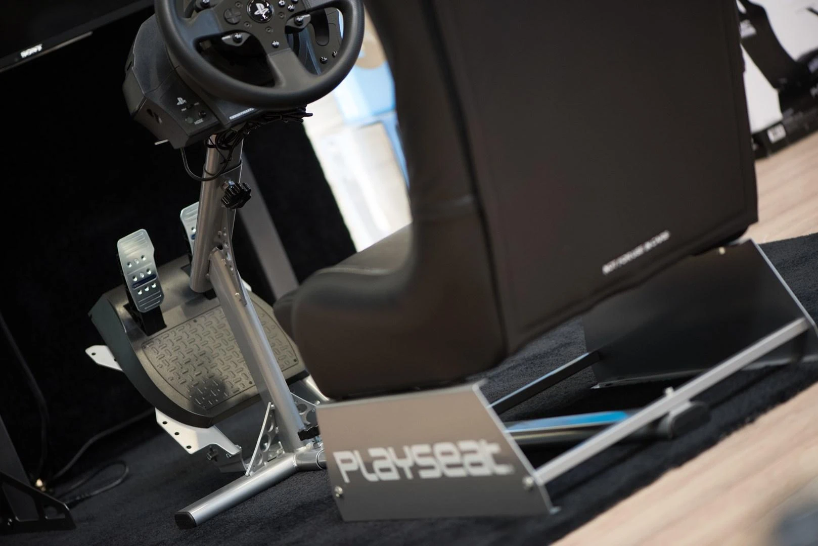 Žaidimų kėdė lenktynėms Playseat Evolution, Juoda