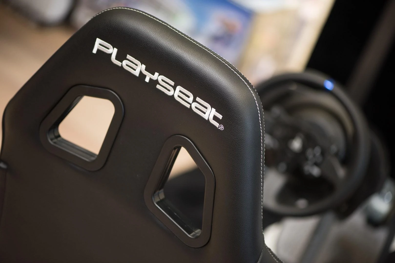 Žaidimų kėdė lenktynėms Playseat Evolution, Juoda