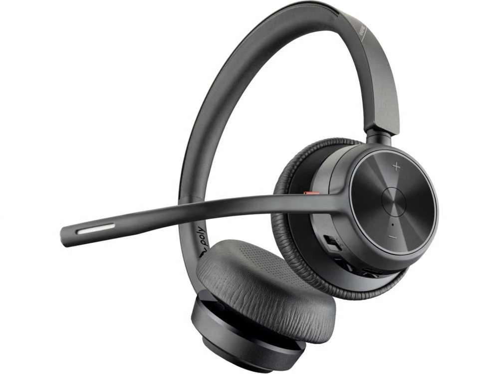 „Poly Voyager 4320“ USB-A ausinės + „BT700“ adapteris + įkrovimo stovas 77y99aa
