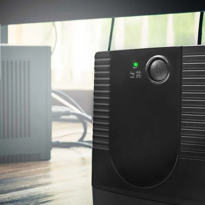 Qoltec maitinimo šaltinis awaryjny ups line interactive | monolith | 1000va | 600w