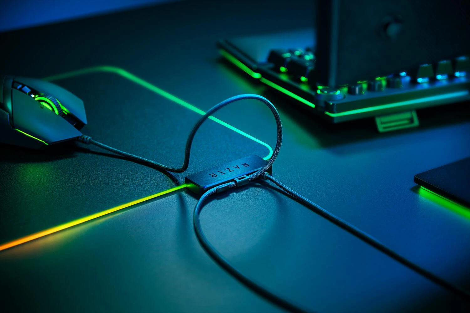 Pelės kilimėlis žaidimams Razer Firefly V2, Chroma, Juodas