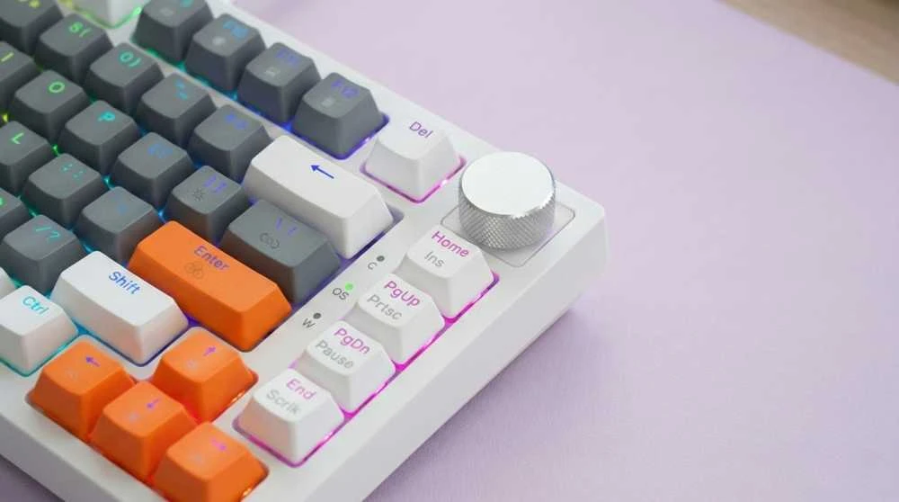 Savio ASTRAL Baltas JADE 3 COLOURS klaviatūra Gaming USB QWERTY US International