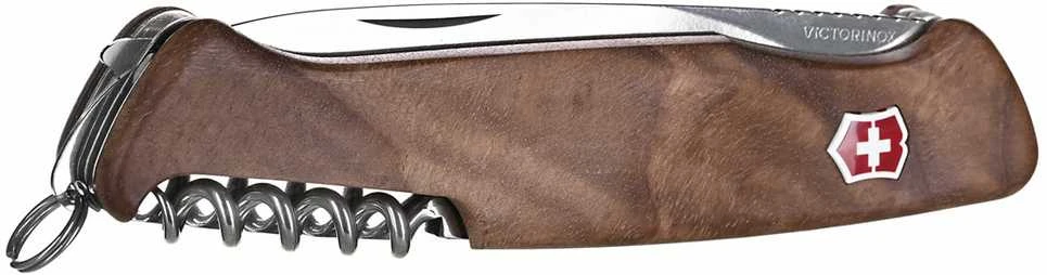 Victorinox Ranger Wood sulankstomas peilis su riešutmedžio korpusu