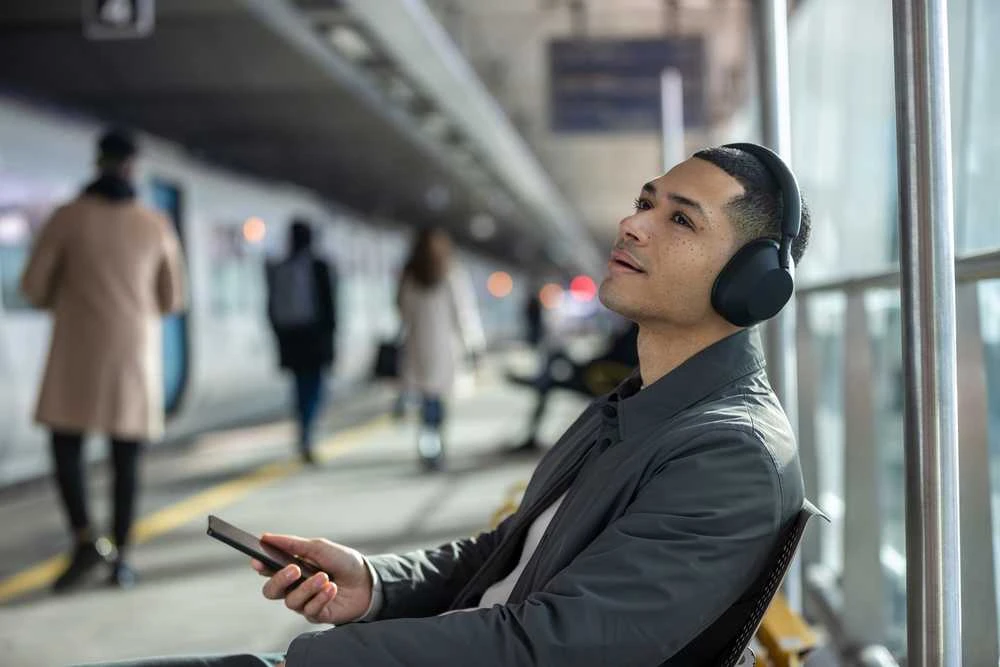 Belaidės ausinės Sony WH-1000XM5 su triukšmo slopinimo technologija, Juodos
