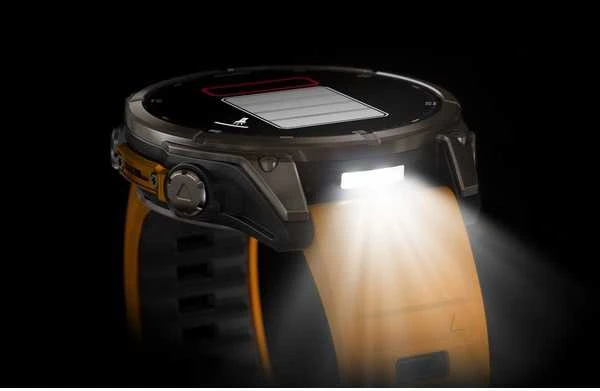 Išmanusis laikrodis Garmin Fenix 8 - 47 mm, AMOLED Sapphire, Titanas su oranžiniu / grafito spalvos silikoniniu dirželiu