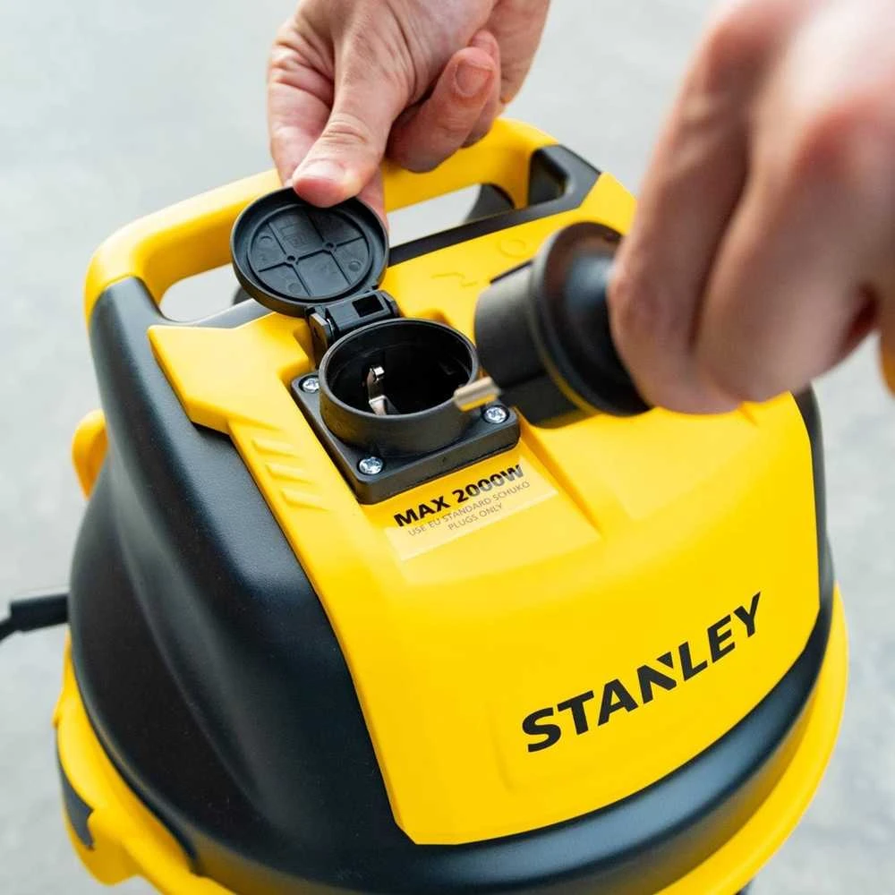 Stanley Wet&Dry SXVC30XTDE pramoninis dulkių siurblys (1600w; juodas)