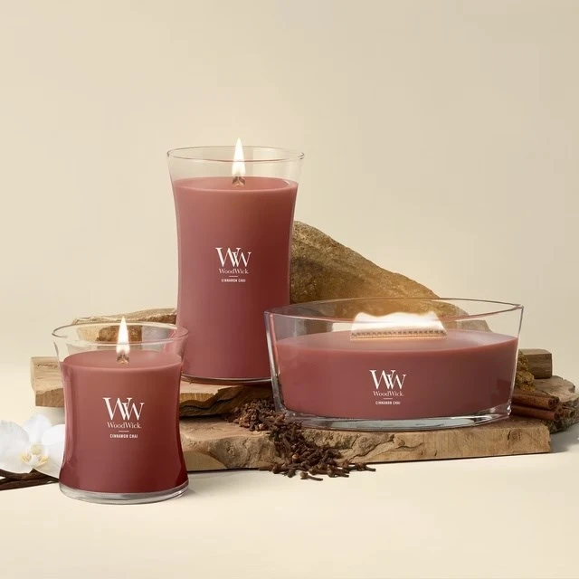 WoodWick Aromatinė žvakė (Cinnamon Chai), 85 g