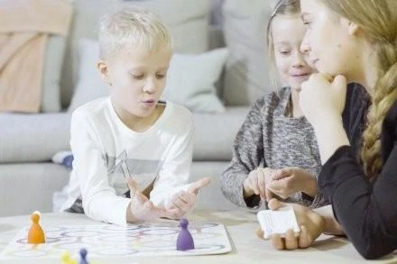 Stalo žaidimas Tactic „iKNOW Junior” (lenkų k.)