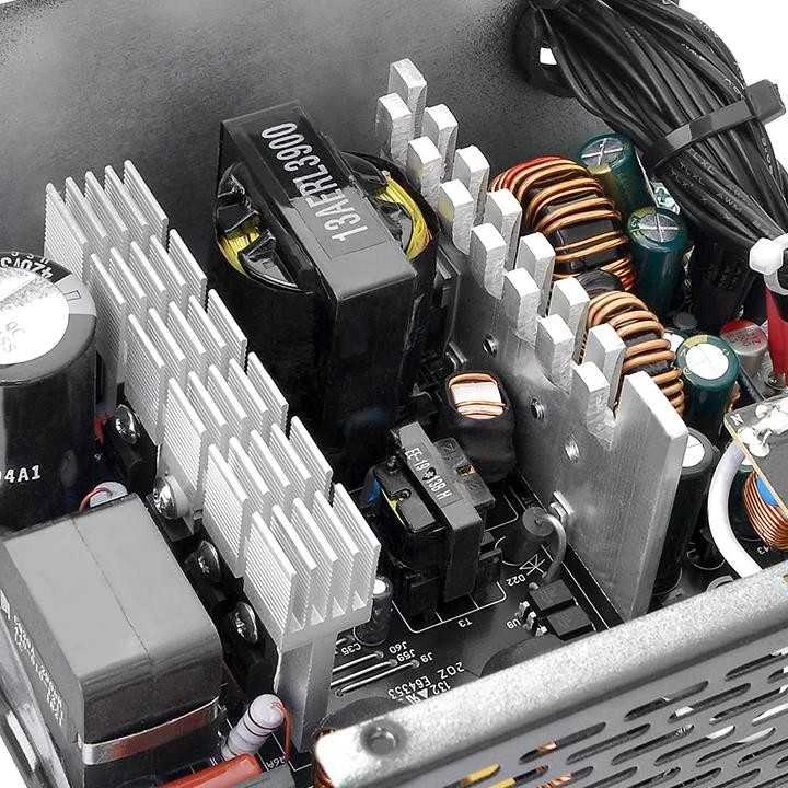 Maitinimo šaltinis Thermaltake Smart BX1 PS-SPD-0550NNSABE-1 (550 W, aktyvus, 120 mm)