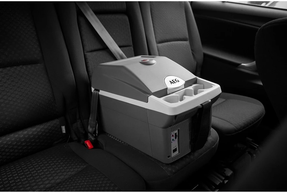 AEG automobilinis mini šaldytuvas termoelektrinė, 16 l, juoda/pilka, Board-Bar BK 16