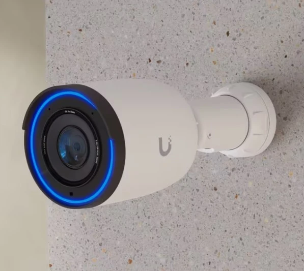 „UBIQUITI G6“ KURKINĖ VISŲ ORŲ 4K POE KAMERA SU 1/1,8 COLIO 8 MP VAIZDO JUTIKLIU, DAUGIAFUNKCINIU DIRBINIO INTELEKTRONINIU VARIKLIU IR TOLINO NUOTOLIO IR NAKTINIS MATYMAS