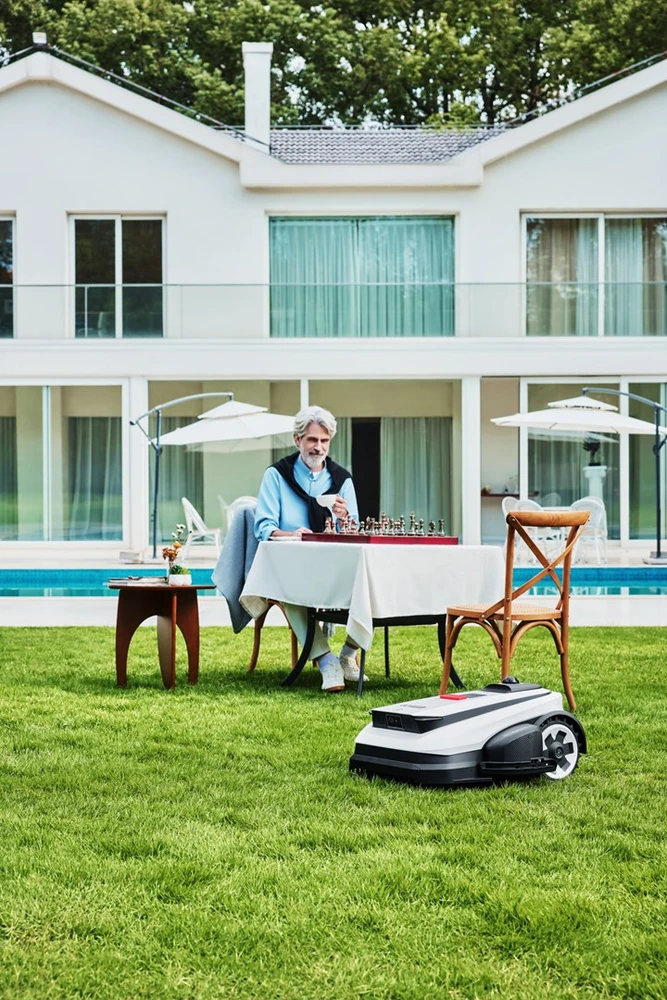 Belaidis vejos robotas Ecovacs GOAT A1600 LiDAR PRO su kraštų pjovimo funkcija
