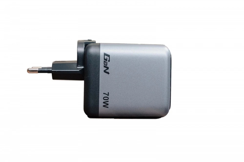 Verbatim Įkroviklis smart mini gan 70w wysuwany kabelis usb-c eu, uk, usa