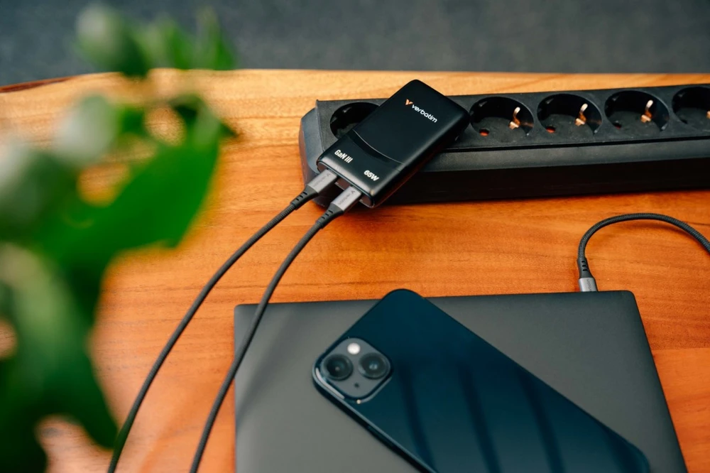 Verbatim GaN kelioninis įkroviklis „Fold ‘n’ Go“ 65W, 2×USB-C PD ES kištukas, Juodas