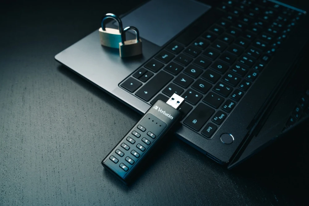 Išorinis diskas Verbatim klaviatūra Saugus USB 3.2 Gen 1 64 GB kiekvienas 49428