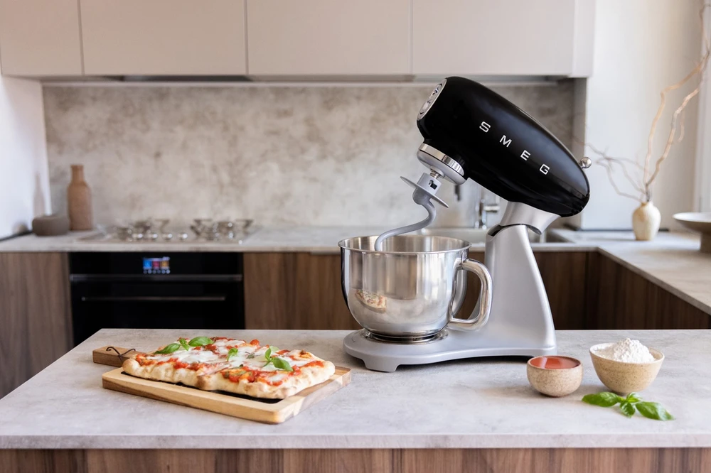 Smeg Stand Mixer Juodas 50's Style Aesthetic