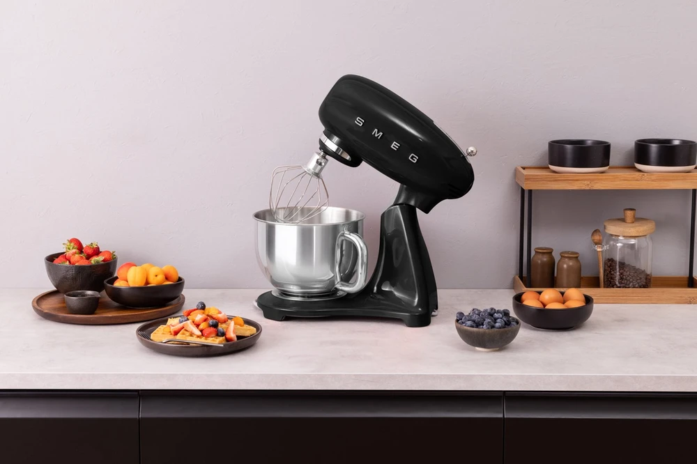 Smeg SMF05BLEU mixer Stand mixer 1000 W Juodas