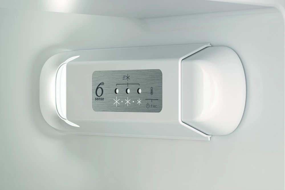 Whirlpool šaldytuvas-šaldiklis Montuojama whc18d071a1