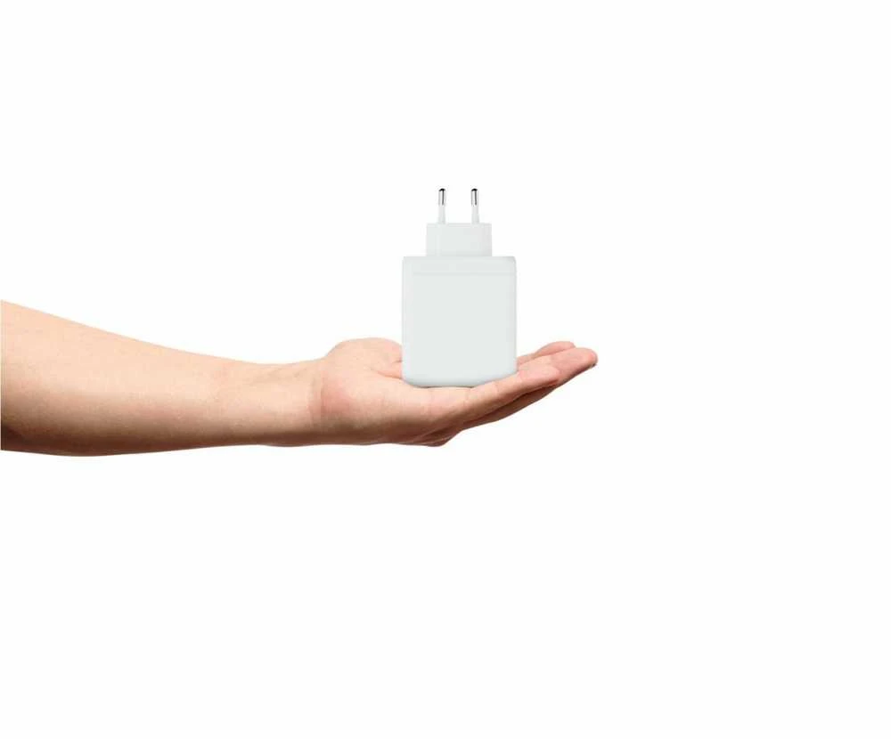 Įkroviklis Xtorm GaN2 1x USB-A 2x USB-C 100 W (XEC100)
