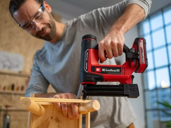 Einhell akumuliatorinis dvigubos paskirties segtuvas ir viniakalė, 18 V, iki 32 mm, TE-CN 18/32 Li-Solo