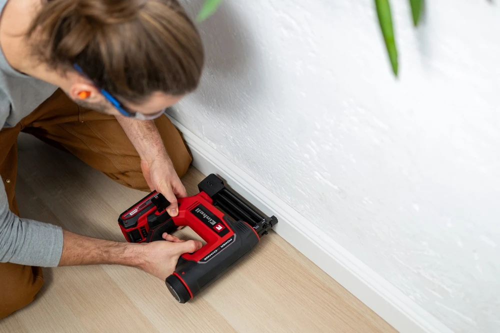Einhell akumuliatorinis dvigubos paskirties segtuvas ir viniakalė, 18 V, iki 32 mm, TE-CN 18/32 Li-Solo