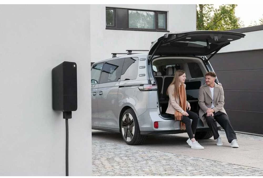 Amina S įkrovimo stotelė 22 kW su 6m laidu ir 5 metų garantija