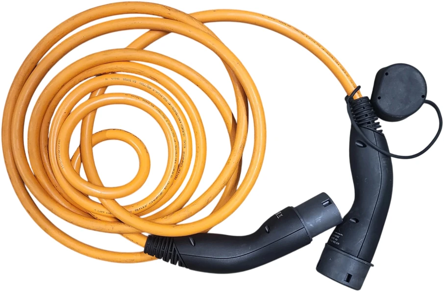 Naudotas Hyundai firmos įkrovimo laidas Type 2 - Type 2 5m ilgio ( 32A, 3 Fazės, 21 KW )