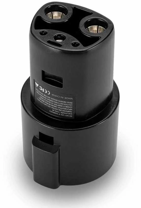Tesla adapteris