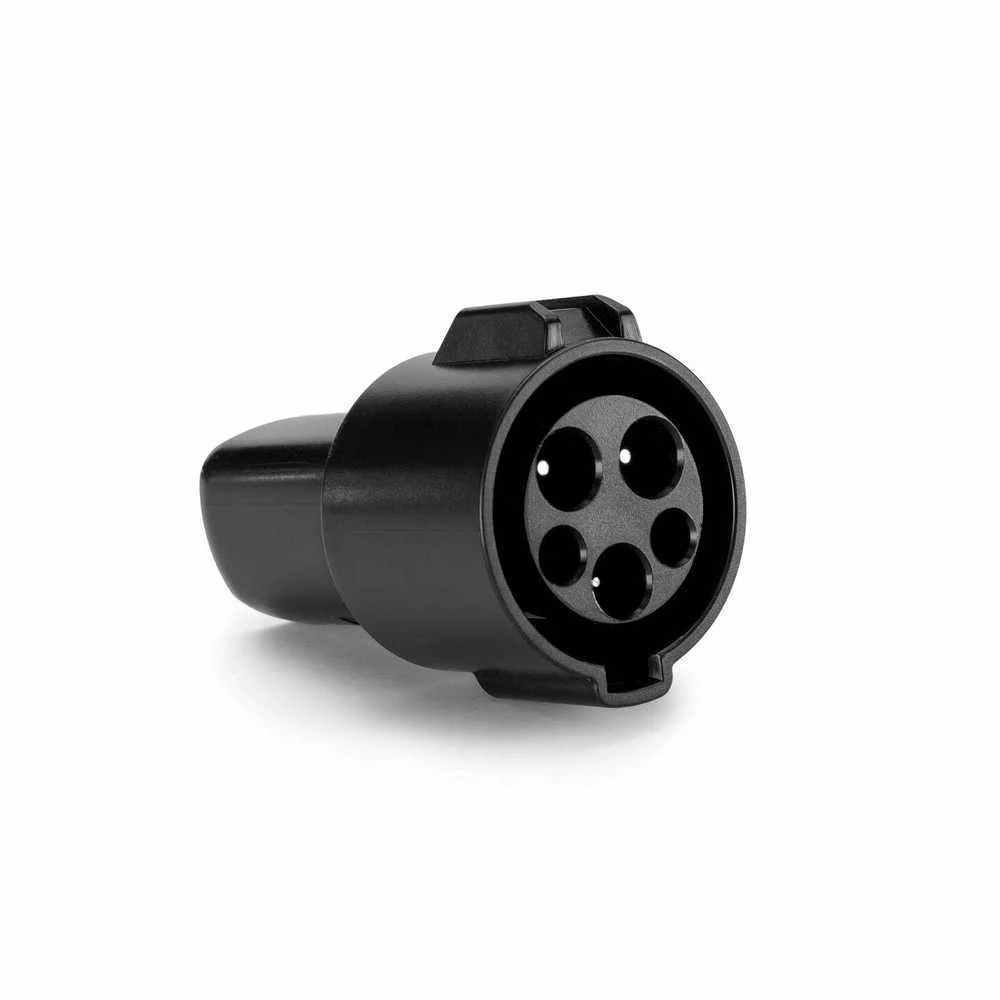 Tesla adapteris