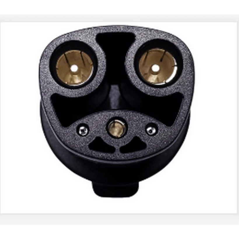 Tesla adapteris